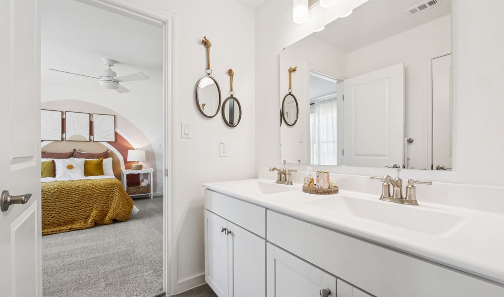 Representative furnished interior of a home built from the El Paso by K. Hovnanian® Homes in Oakberry Trails, Waller (Image 32).