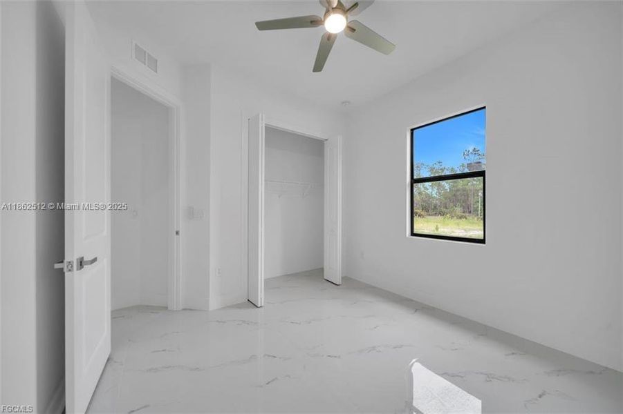 Spacious, unfurnished interior of a new home in , Lehigh Acres (Image 20).