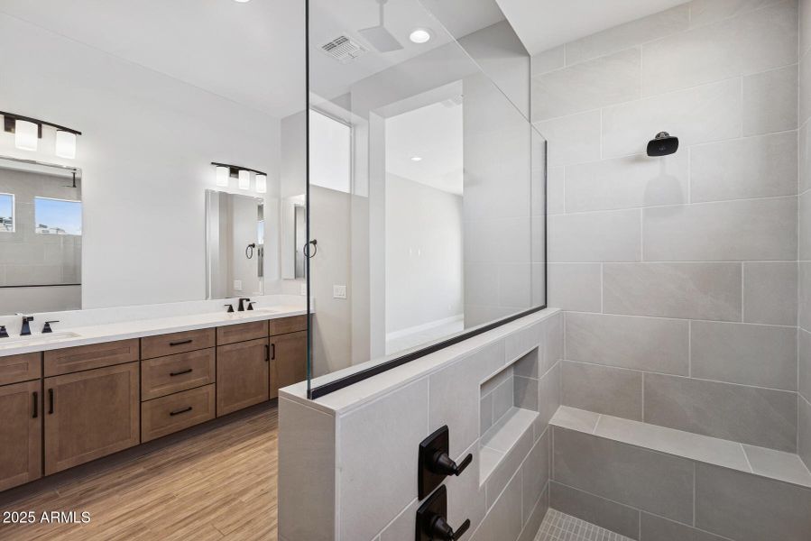 L53-HDR019 L53-HDR019