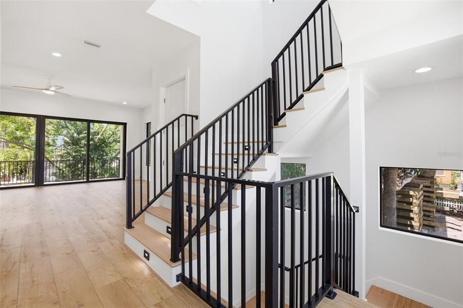 Spacious, unfurnished interior of a new home in , St. Petersburg (Image 20).