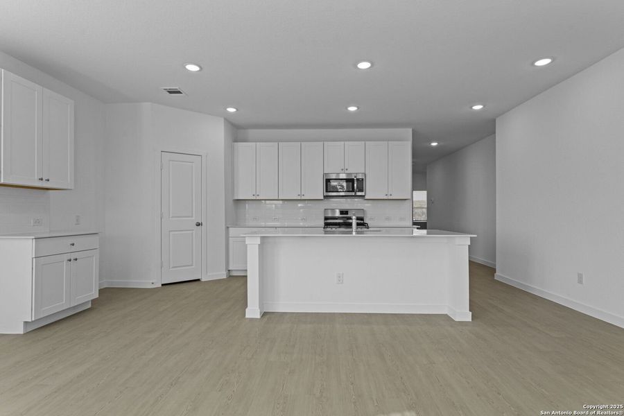 Furnished interior view inside a new home in Waterwheel: Coastline Collection, San Antonio (Image 8). Furnished interior view inside a new home in Waterwheel: Coastline Collection, San Antonio (Image 8).