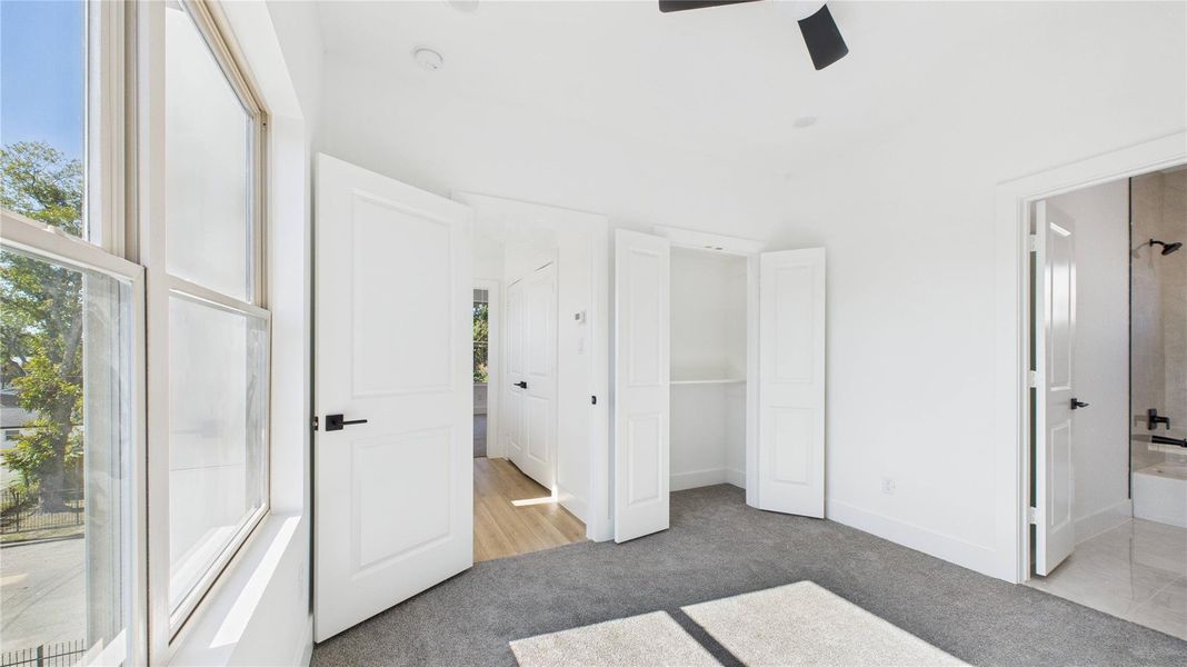 Spacious, unfurnished interior of a new home in , Houston (Image 26).