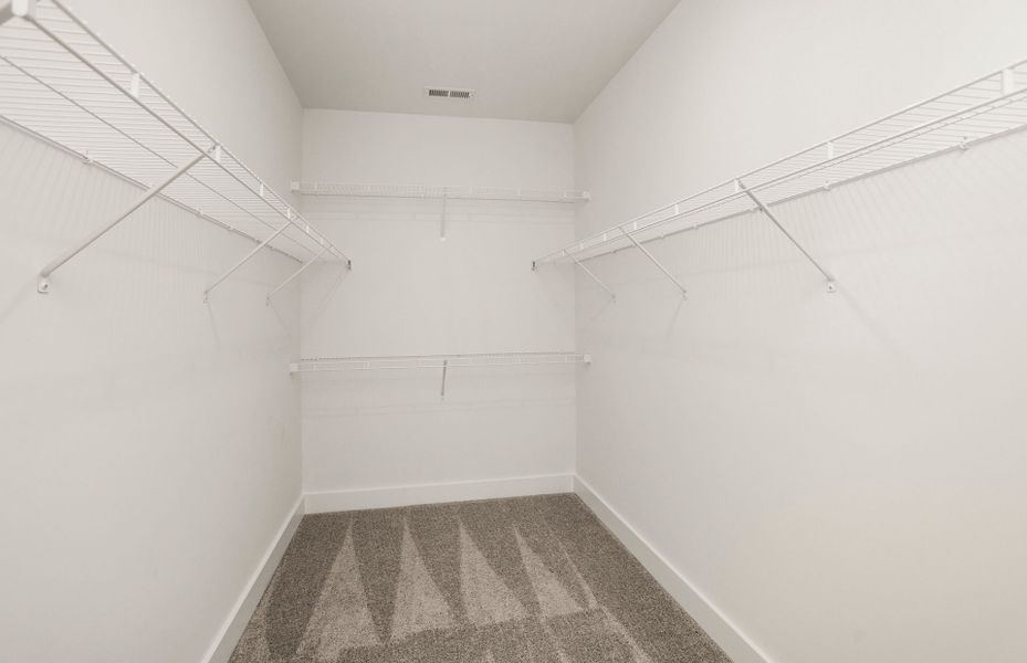 Spacious, unfurnished interior of a new home in Durham Farms, Hendersonville (Image 23).