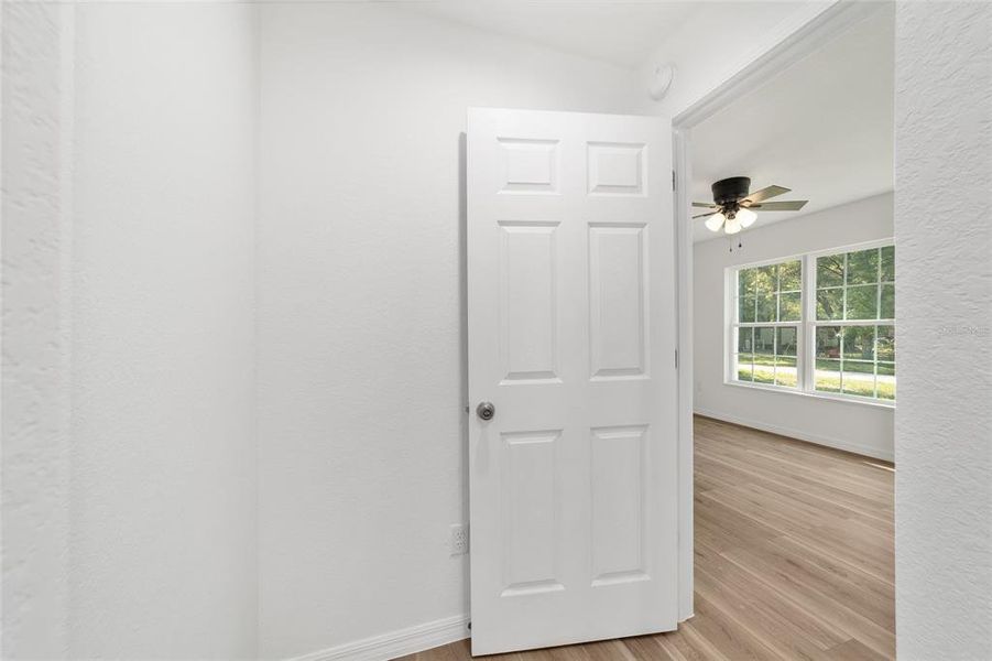 Spacious, unfurnished interior of a new home in , Belleview (Image 29).