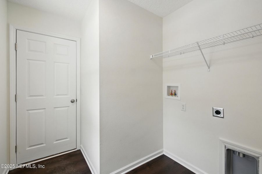 Spacious, unfurnished interior of a new home in , Satsuma (Image 14).