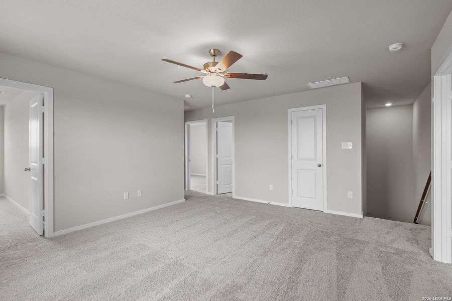 Spacious, unfurnished interior of a new home in Garden Grove, San Antonio (Image 22).