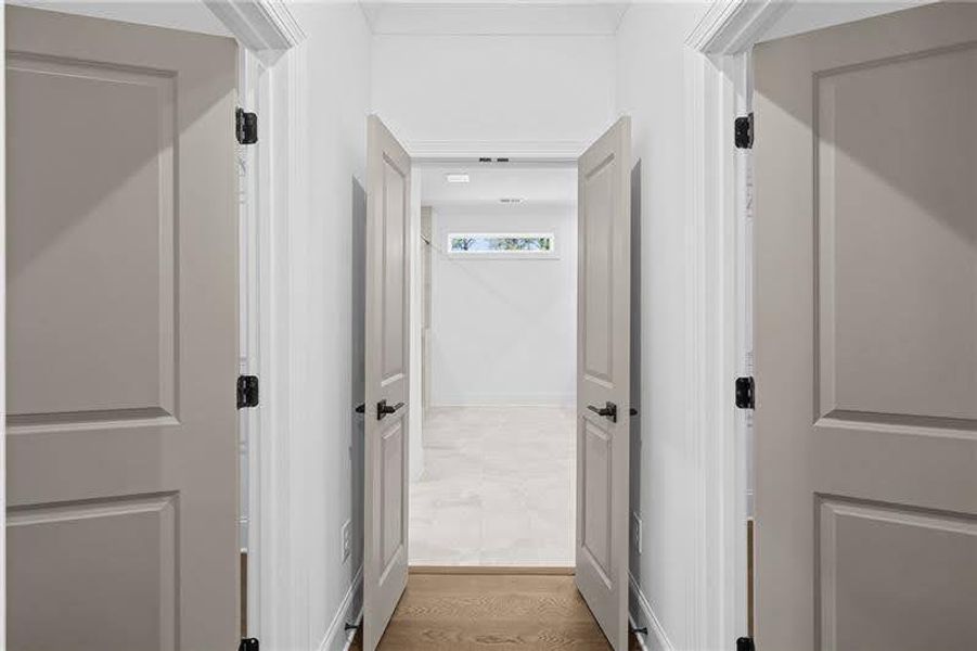 Spacious, unfurnished interior of a new home in Livingstone Park, Kennesaw (Image 23).