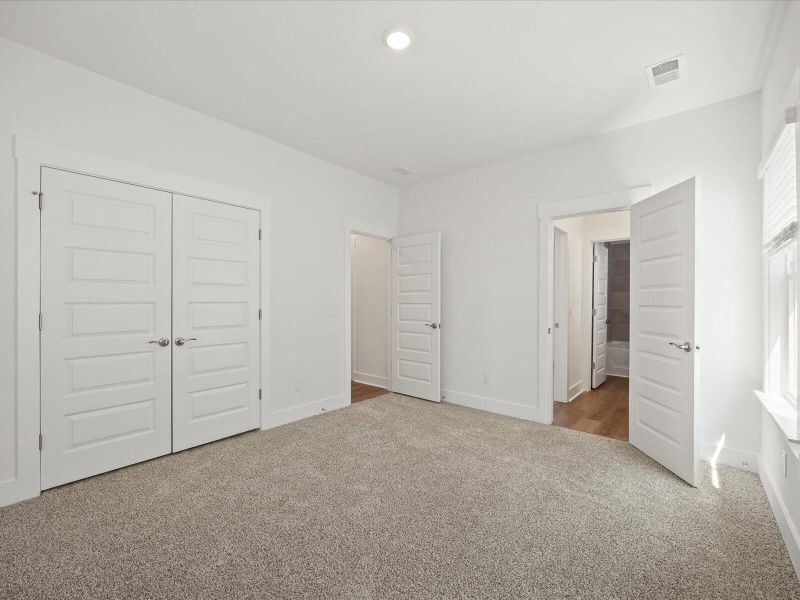 Spacious, unfurnished interior of a new home in The Coves at Lakes of Cane Bay II, Summerville (Image 24). Spacious, unfurnished interior of a new home in The Coves at Lakes of Cane Bay II, Summerville (Image 24).