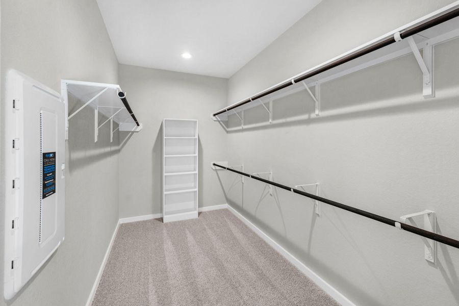 Spacious, unfurnished interior of a new home in Sunterra Lakes, Fulshear (Image 24).