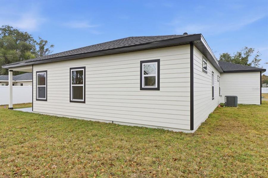 Exterior details and patio area of a home in , Ocala (Image 26).