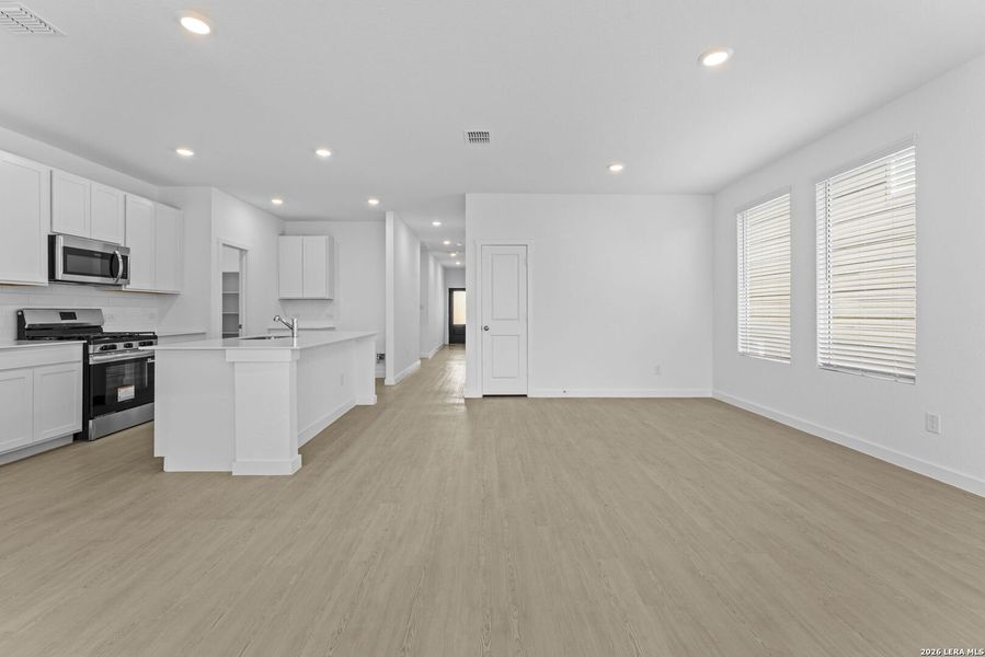 Spacious, unfurnished interior of a new home in Hightop Ridge, Converse (Image 18).