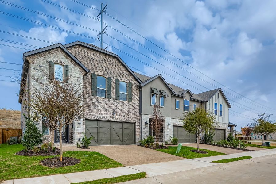 3525 Kings Court - Front Elevation