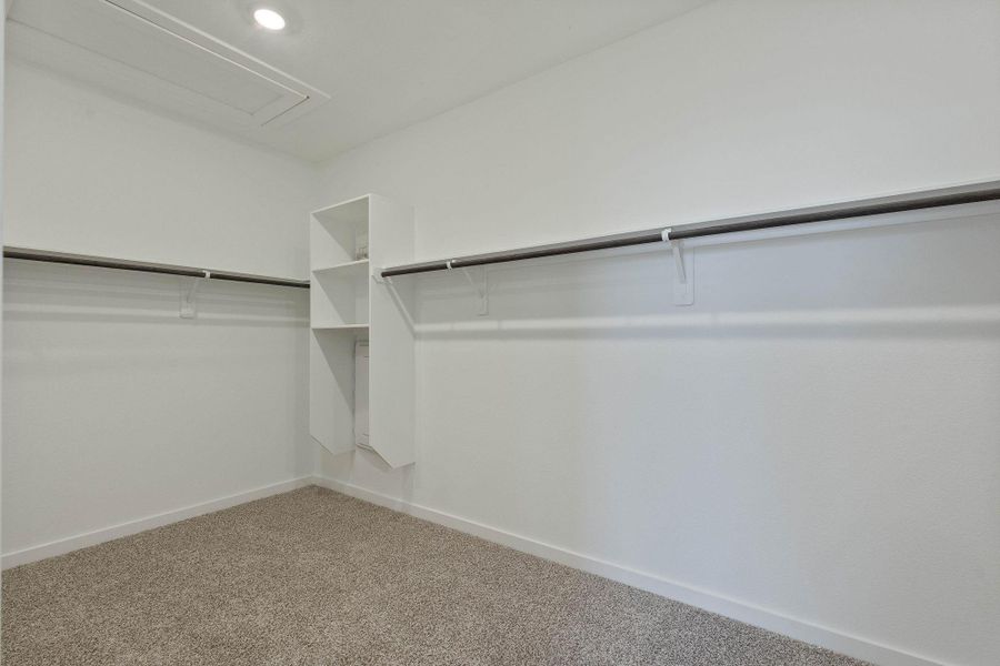 Spacious, unfurnished interior of a new home in Riverside Estates, Mont Belvieu (Image 20).