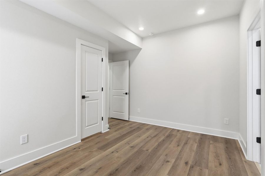 Spacious, unfurnished interior of a new home in , Houston (Image 18).