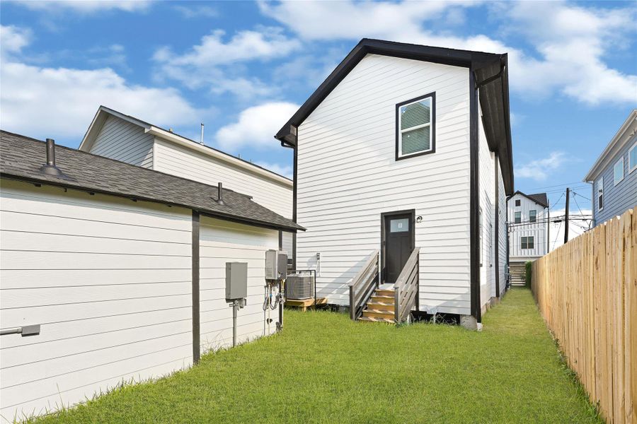 Front exterior of a new home in , Houston, TX, highlighting curb appeal (Image 20).