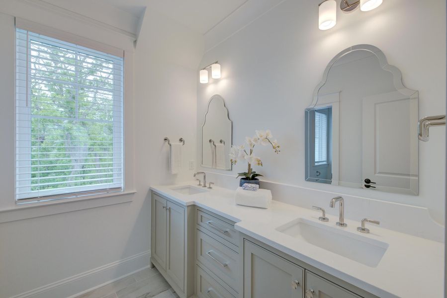 Furnished interior view inside a new home in Daniel Island Park, Charleston (Image 49).