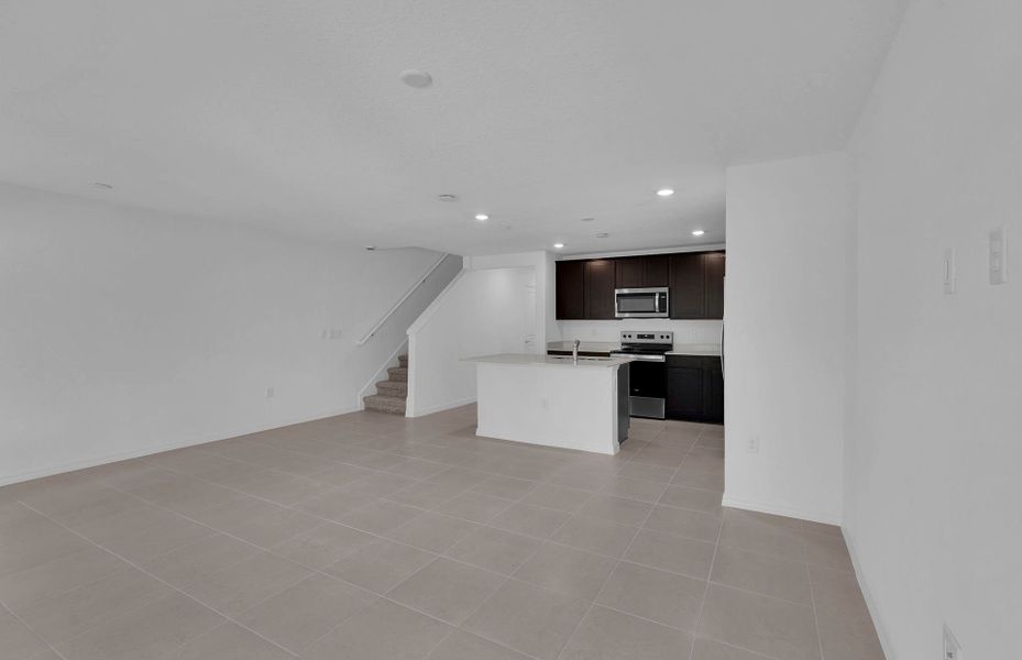 Spacious, unfurnished interior of a new home in Normandy Pines, Jacksonville (Image 19).