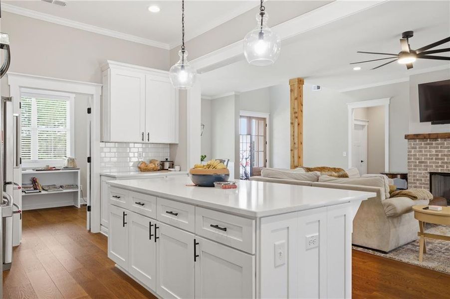 Furnished interior view inside a new home in , Jasper (Image 15).