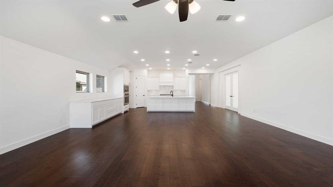 Spacious, unfurnished interior of a new home in Ventana, Fort Worth (Image 16).