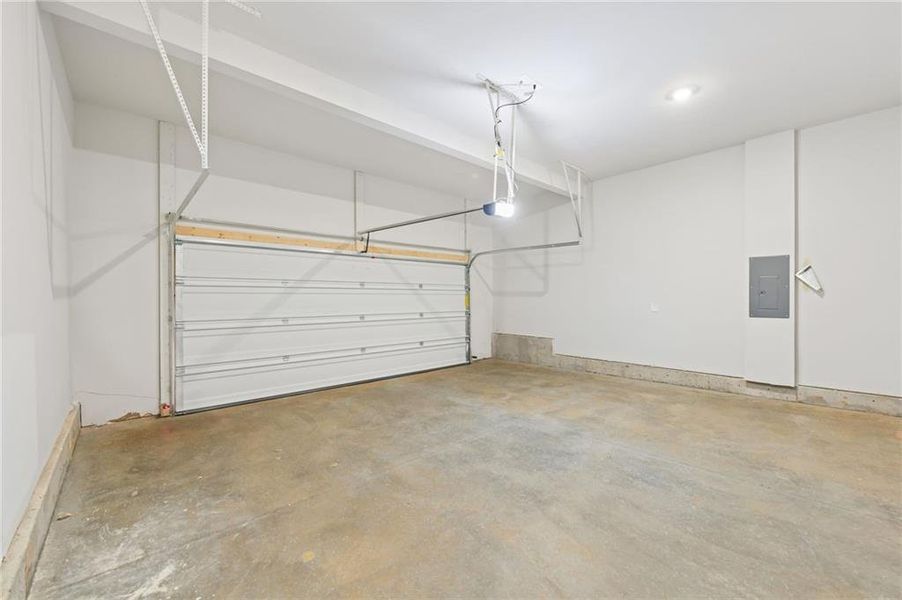 Spacious, unfurnished interior of a new home in Martin Springs - Estate Series, Lawrenceville (Image 49). Spacious, unfurnished interior of a new home in Martin Springs - Estate Series, Lawrenceville (Image 49).