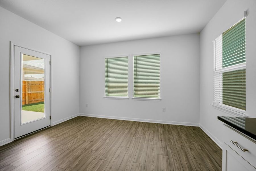 Spacious, unfurnished interior of a new home in Longview 40s, Del Valle (Image 13).