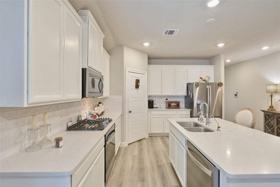 Furnished interior view inside a new home in Montgomery Oaks - Estate, Conroe (Image 21). Furnished interior view inside a new home in Montgomery Oaks - Estate, Conroe (Image 21).