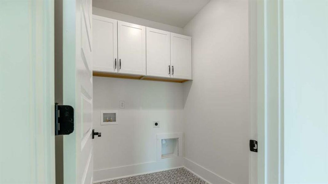 Spacious, unfurnished interior of a new home in The Village at Sandy Plains, Marietta (Image 29). Spacious, unfurnished interior of a new home in The Village at Sandy Plains, Marietta (Image 29).