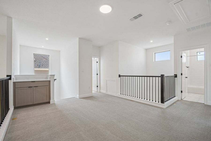 Spacious, unfurnished interior of a new home in Sauls Ranch, Round Rock (Image 20).