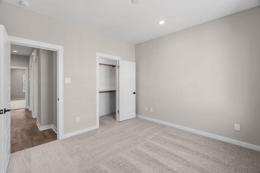 Spacious, unfurnished interior of a new home in , Houston (Image 37).