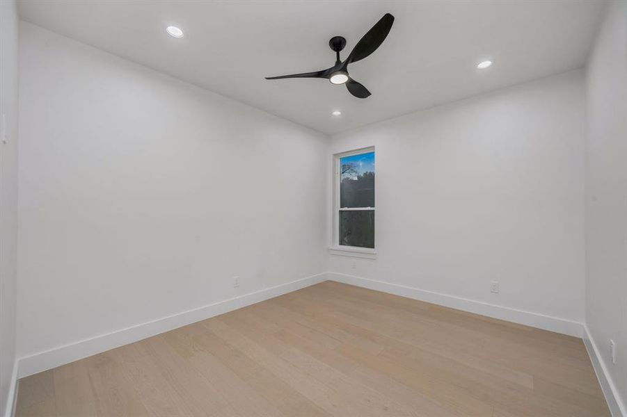 Spacious, unfurnished interior of a new home in , Dallas (Image 23).