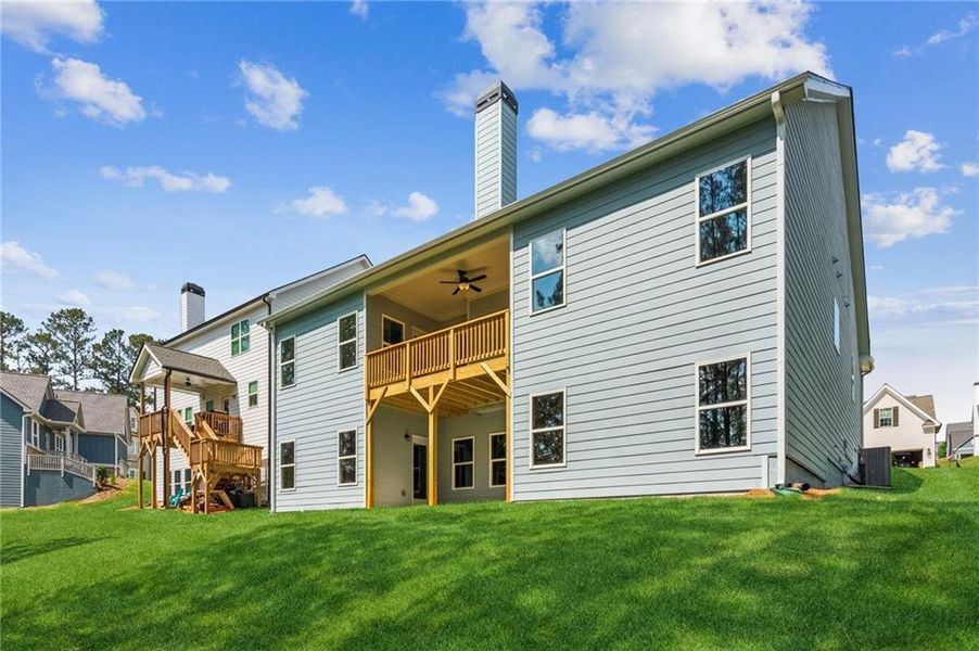 Exterior details and patio area of a home in Traditions of Braselton, Jefferson (Image 20).