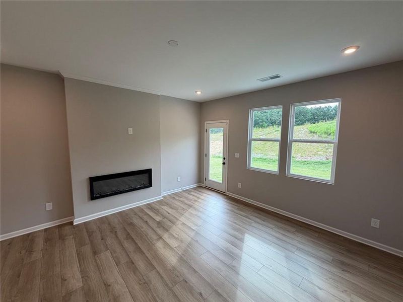 Spacious, unfurnished interior of a new home in Villas at Gold Creek, Dawsonville (Image 8).