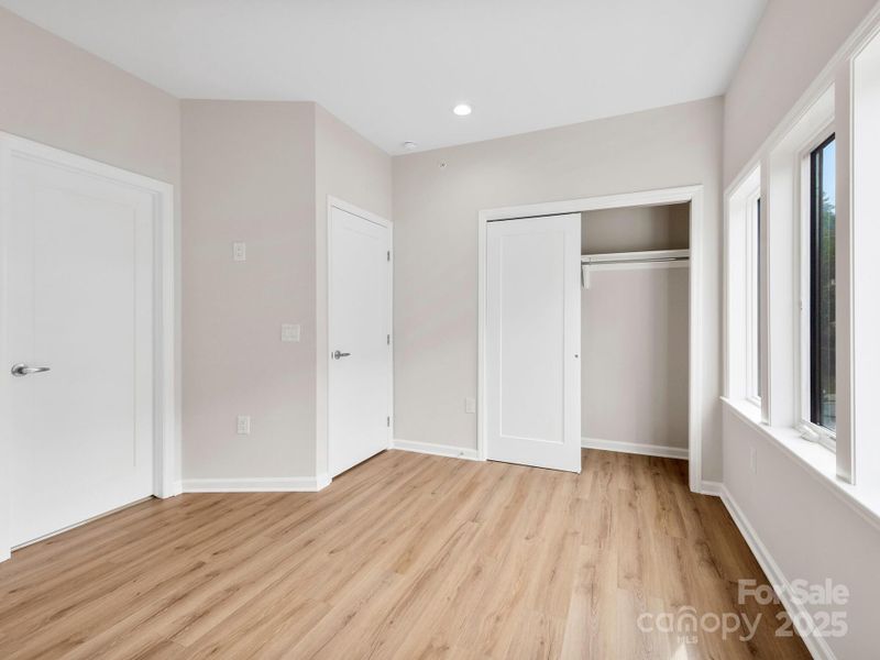 Spacious, unfurnished interior of a new home in , Asheville (Image 16).