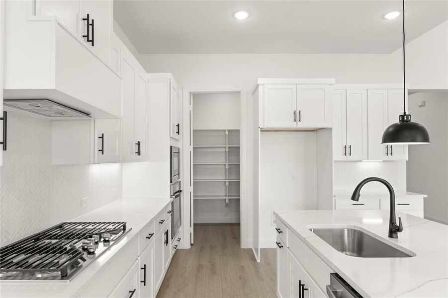 15. 1052 Bingham - Kitchen (3) 15. 1052 Bingham - Kitchen (3)