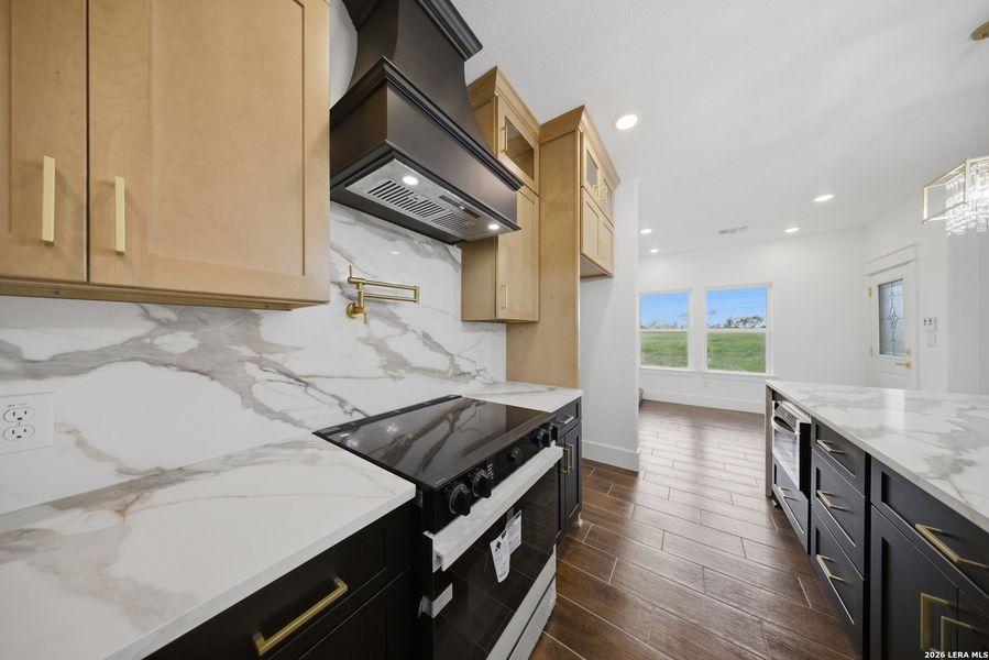 Furnished interior view inside a new home in , Floresville (Image 11).