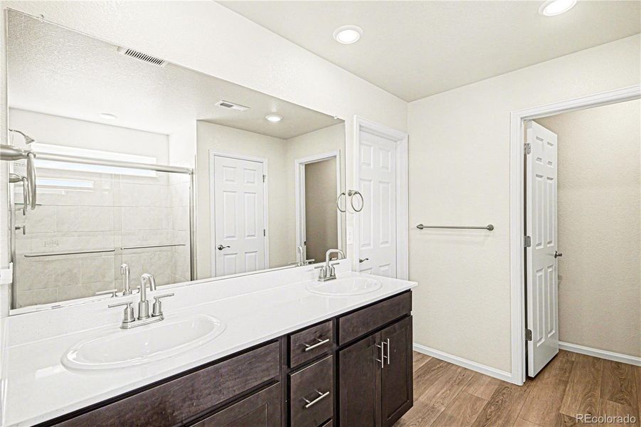 Furnished interior view inside a new home in Murphy Creek, Aurora (Image 32).