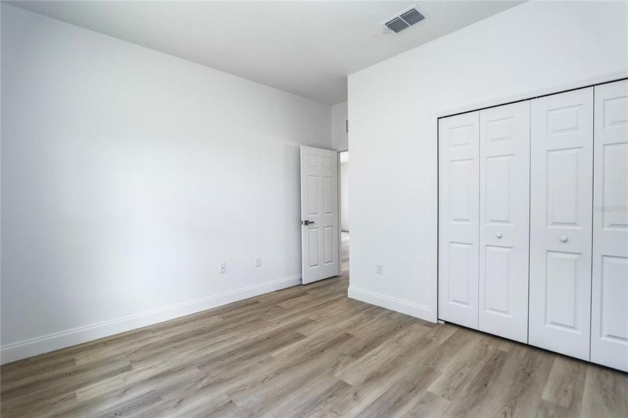 Spacious, unfurnished interior of a new home in , Citrus Springs (Image 37).
