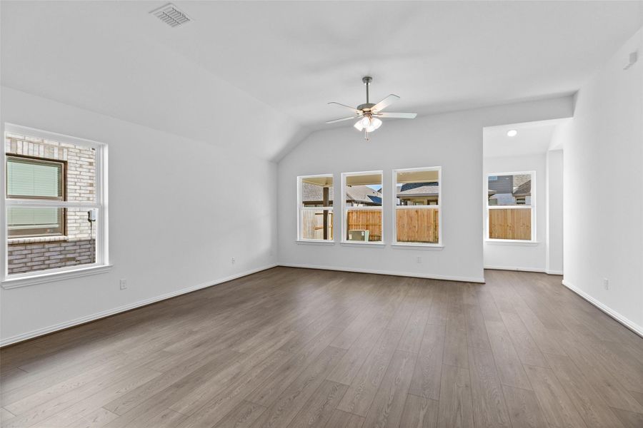 Spacious, unfurnished interior of a new home in Beamer Villas, Friendswood (Image 28).