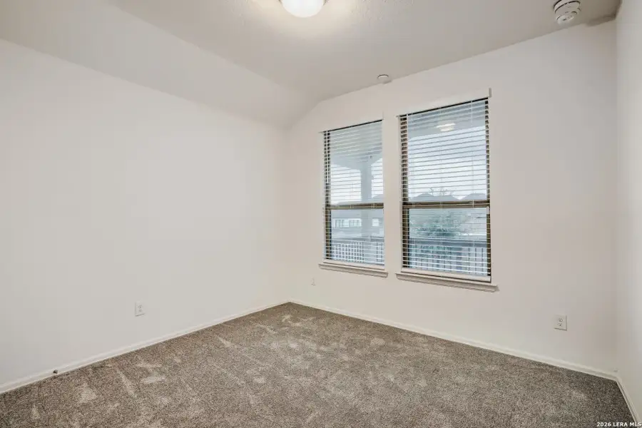 Spacious, unfurnished interior of a new home in Ladera, San Antonio (Image 26).