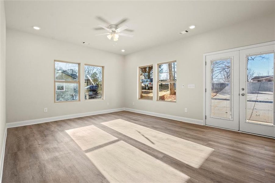 Spacious, unfurnished interior of a new home in , Gainesville (Image 30).