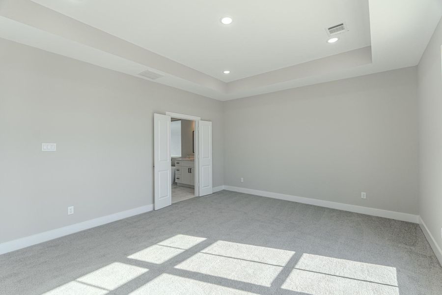Spacious, unfurnished interior of a new home in , Houston (Image 29).