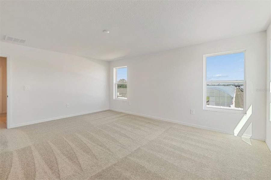 Spacious, unfurnished interior of a new home in Southpointe, Palmetto (Image 32).