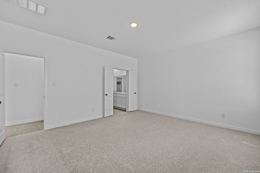 Spacious, unfurnished interior of a new home in Waterwheel, San Antonio (Image 15).