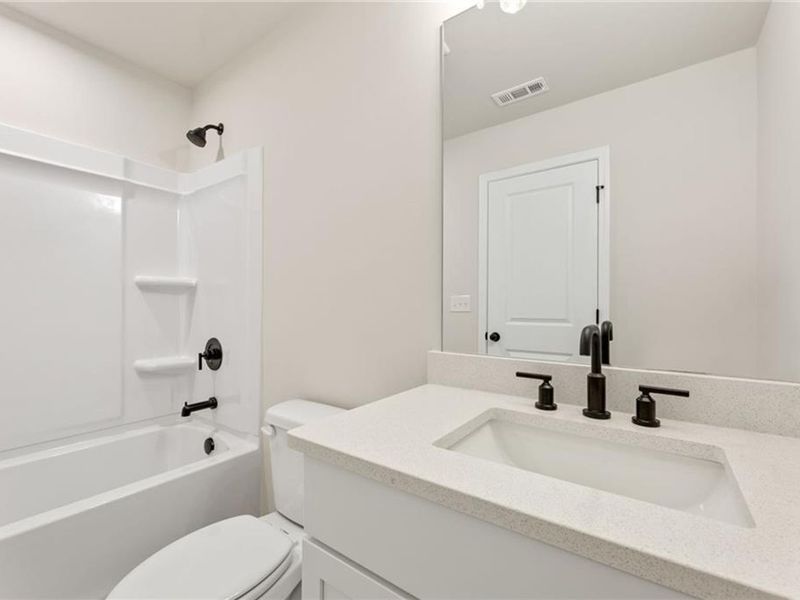 Image 21 of a home in Melody Lakeside Estates.