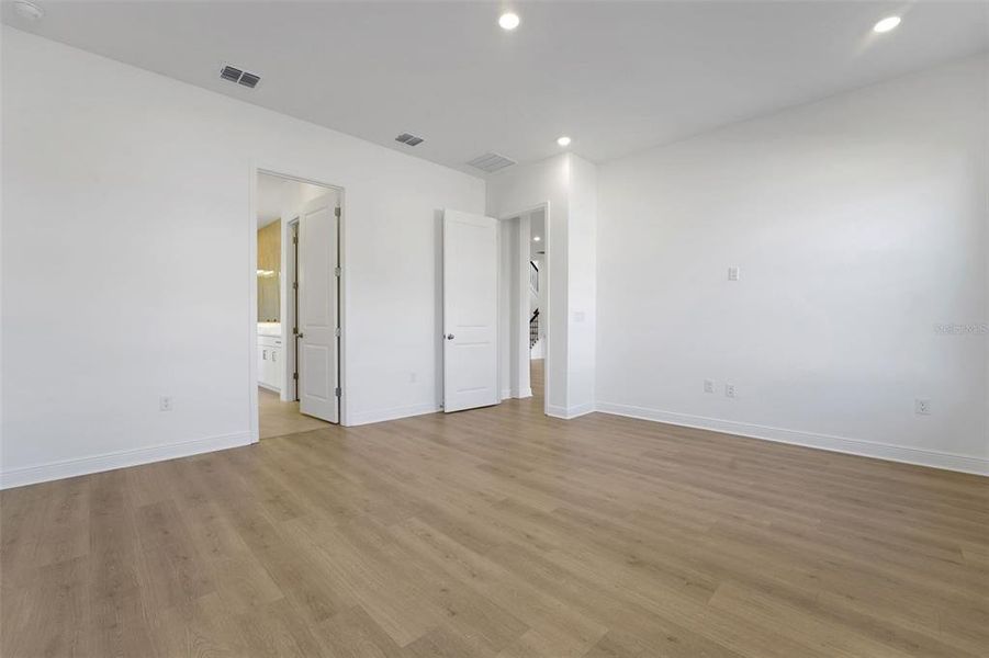 Spacious, unfurnished interior of a new home in Palms at Windermere, Windermere (Image 27).