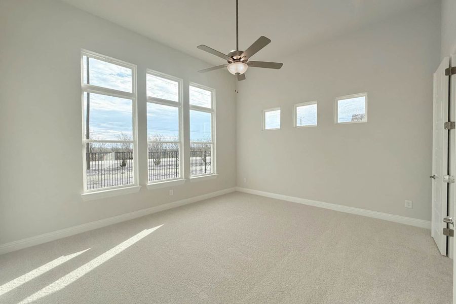 Spacious, unfurnished interior of a new home in Polo Ridge, Mesquite (Image 11).