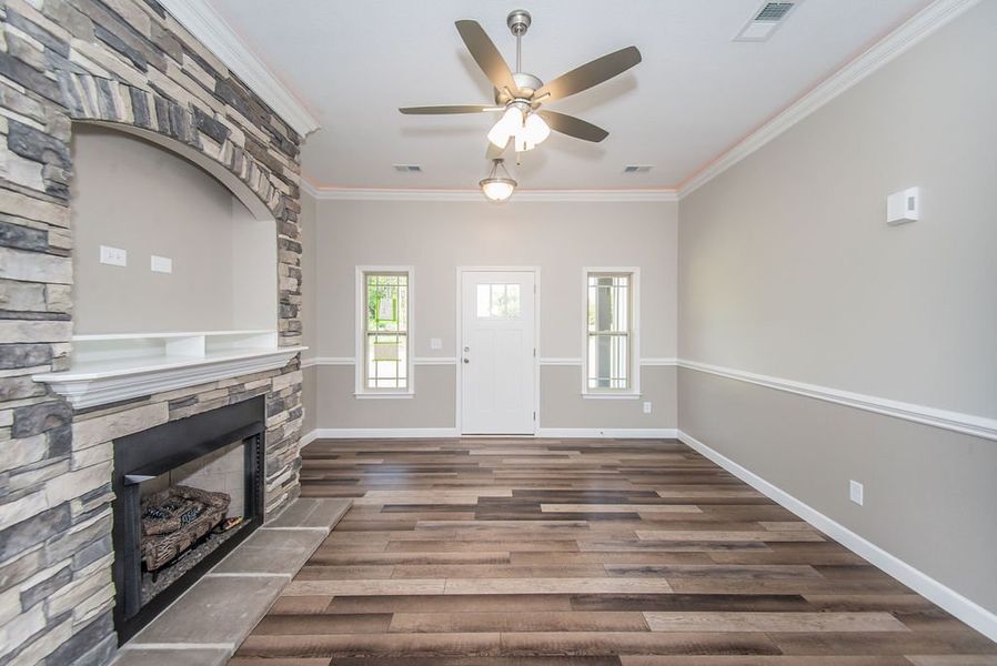 Representative unfurnished interior of a home built from the Pacific by Enchanted Homes in Arcadia Village, Spartanburg (Image 23).