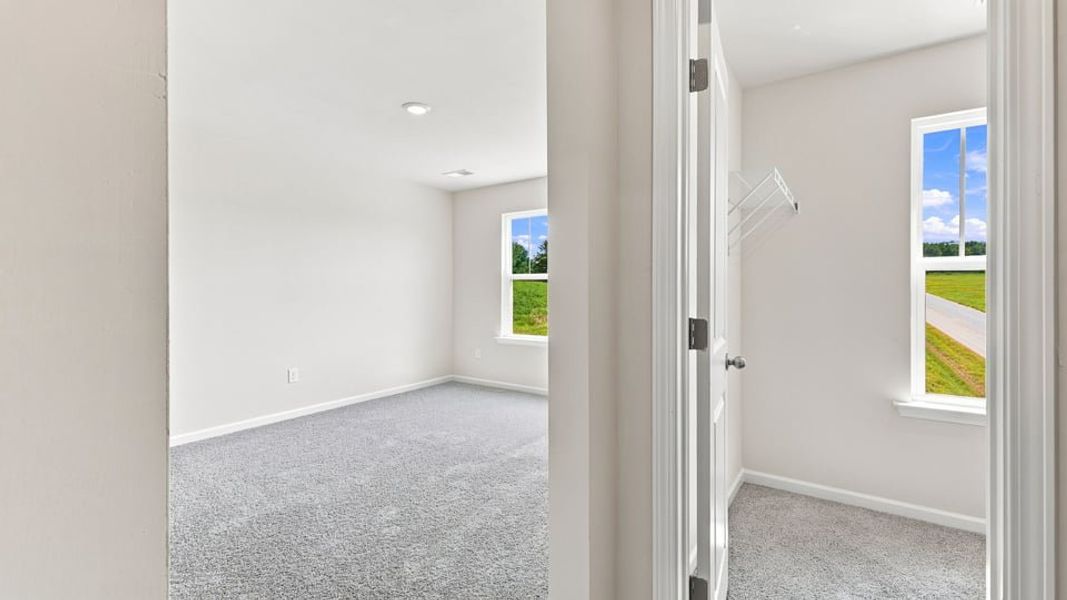 Spacious, unfurnished interior of a new home in Baxter Village, Boiling Springs (Image 29).