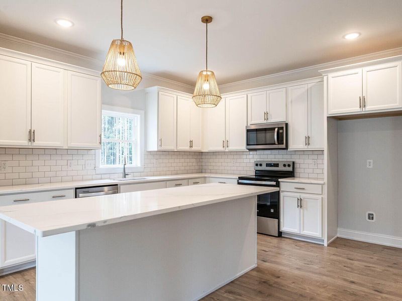 013-1280x960-kitchen