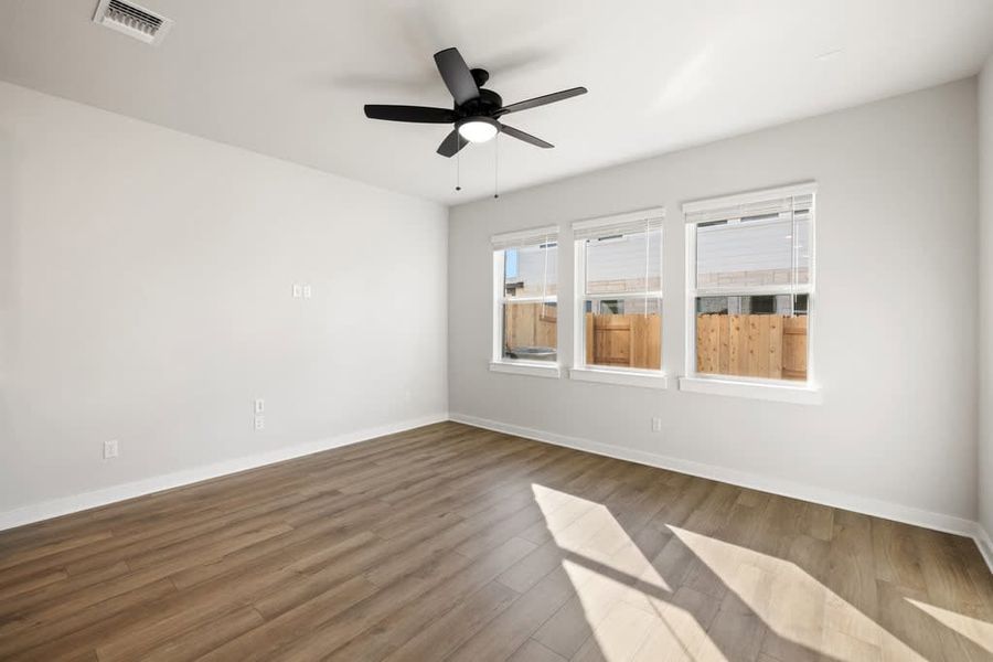 Spacious, unfurnished interior of a new home in Park Central, Georgetown (Image 20).